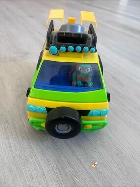 TMNT mayhem pizza blaster RC vehicle